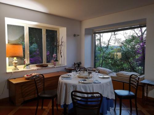 餐廳, La Tinaia Country House in 馬戈馬達斯