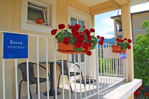 Erkély/terasz, Apartments Kolmanic, sea view, free privat parking in Poljane