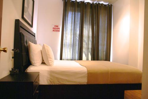 Off SoHo Suites Hotel - image 4