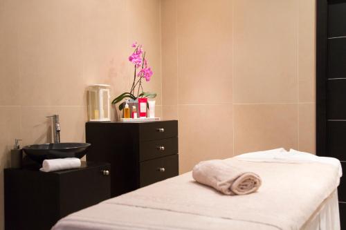 AHR Baja Hotel & Spa Cannigione – Cannigione, NJ