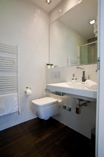 Speruna Luxury Inn - image 11