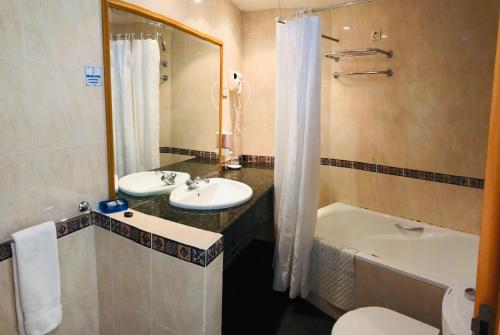 Μπάνιο, Golden Park Hotel in Λουάντα