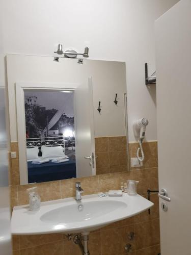 Porta Marina guest rooms - image 4