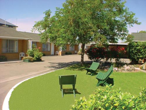 สวน, อาลตัน โมเทล (Aalton Motel) near โมนาวาเล