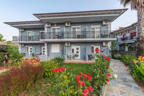 2 bedrooms, 3 beds