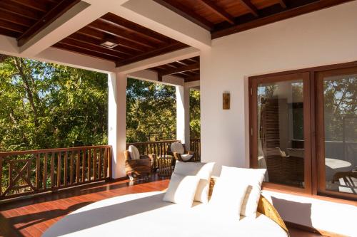 Balcony/terrace, Lakeview Lodge Ngapali in Ngapali