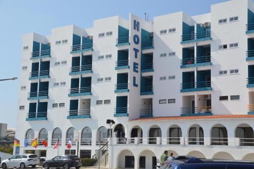THE FOZ Beach Hotel - image 6