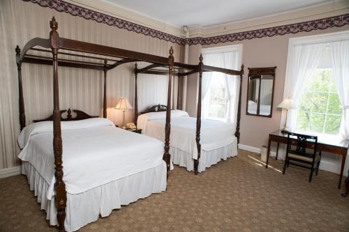 Suite, Main Inn, Two Queen Beds