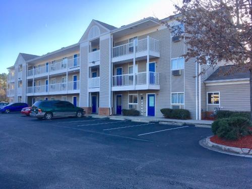 InTown Suites Extended Stay North Charleston SC - Mazyck - image 2