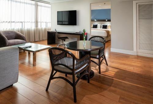 Business Suite image 2
