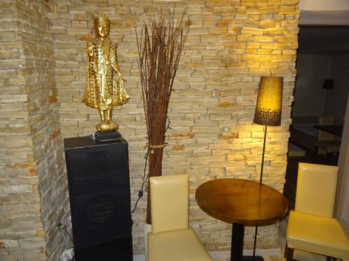 Buddha Residence in อัลโซโลเวเรก