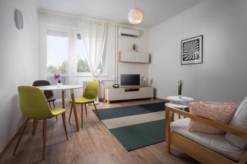  Turquoise Apartment, Ferienwohnung in Pécs