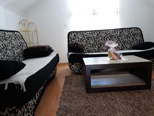 City Apartment - image 7