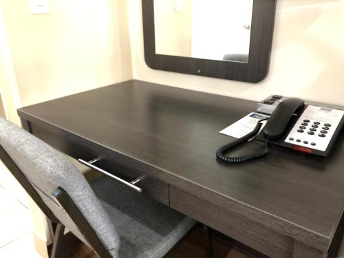 Simply Home Inn & Suites - Riverside