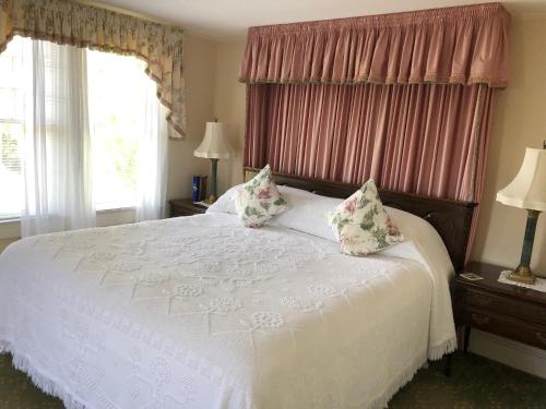 1 king bed, 2 twin beds