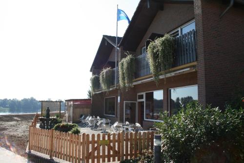 設施, 希布里克伽尼酒店 (Hotel Seeblick garni) in 加爾托