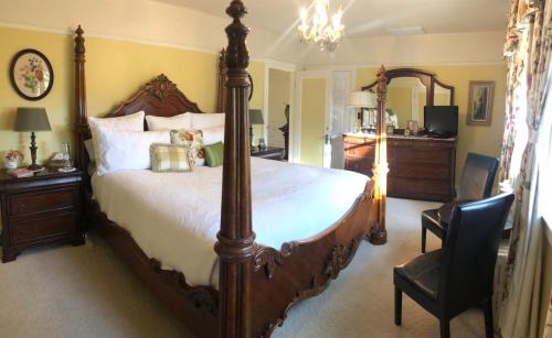 The Inn on Knowles Hill Bed & Breakfast Hotel