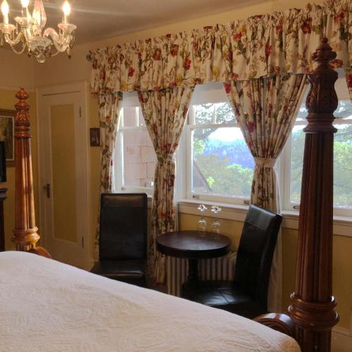The Inn on Knowles Hill Bed & Breakfast Hotel