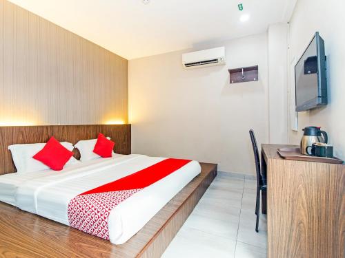 Super OYO 340 Comfort Hotel