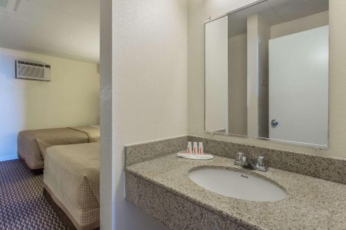 Photo - Travelodge by Wyndham Suites Virginia Beach Oceanfront