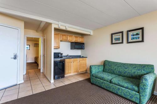 Photo - Travelodge by Wyndham Suites Virginia Beach Oceanfront