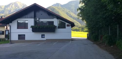 Guesthouse Urša - image 3