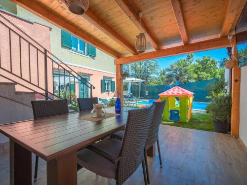 Apartment Sandra by Interhome in Pobri