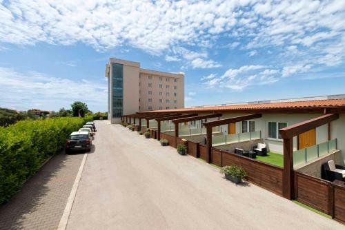 . Simon Hotel