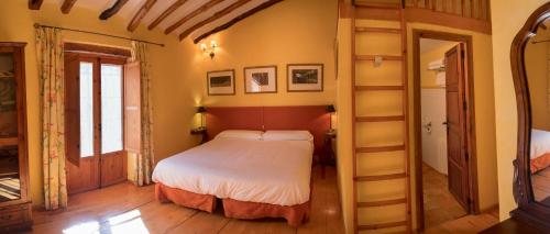 Hotel Rural Mas Fontanelles - Tap to explore photos