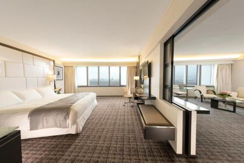 Regal Airport Hotel Hong Kong