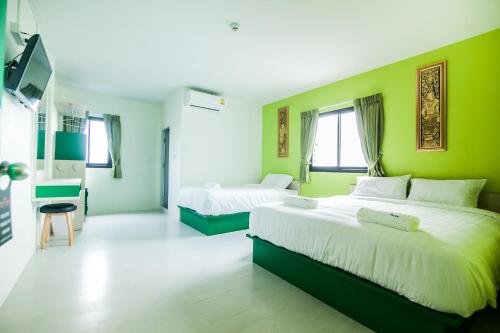 room detail thumbnail 1