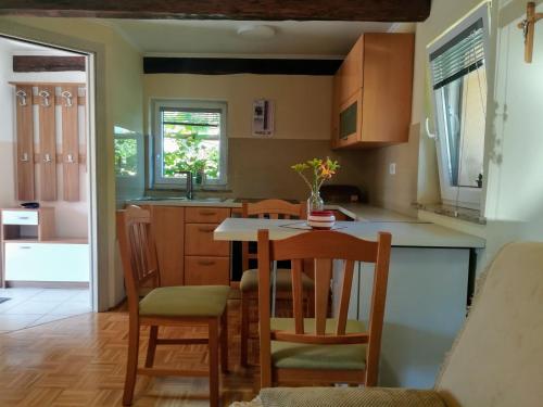 Apartma Škrilje (Apartma Skrilje) in Gradac