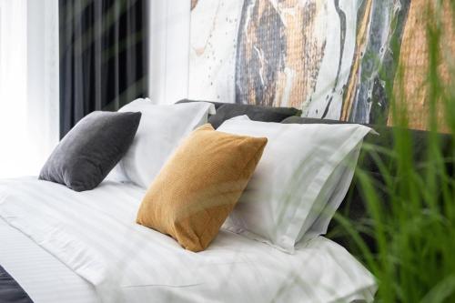 Studio Apartment image 7