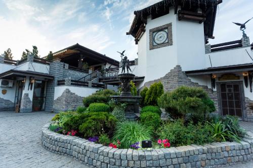 Едбург Готельно-ресторанний Комплекс - Hôtel - Nizhnedneprovsk