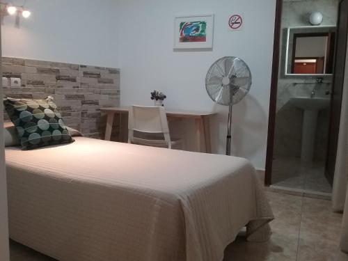 Hostal Residencia Cardona