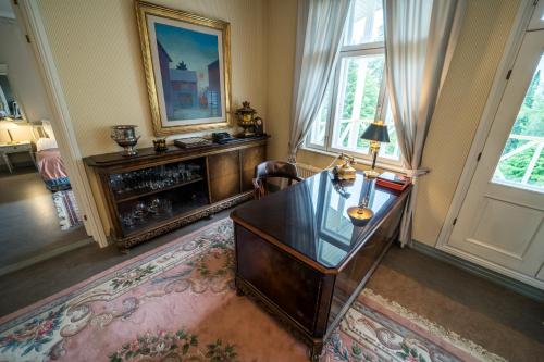 Karolineburg Manor House Hotel in กะยานี