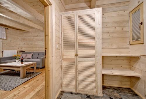 ทางเข้า, Domki U Jadzi in กเชปตูฟก์