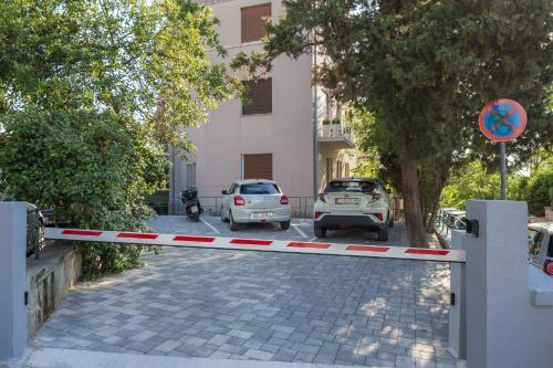 Deluxe Double Room image 9