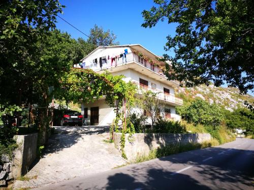  Apartment for families and relaxing, Unterkunft in Gata
