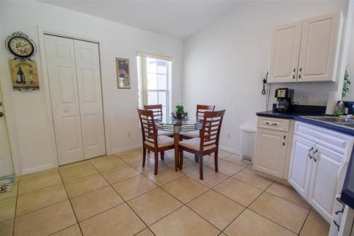Pool home close to golf and Nature - Comfort - 4 bedroom - image 2