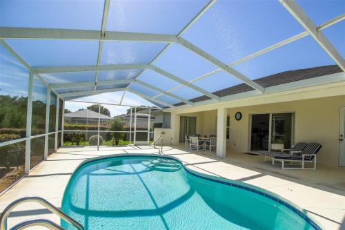 Pool home close to golf and Nature - Comfort - 4 bedroom in Inverness, USA