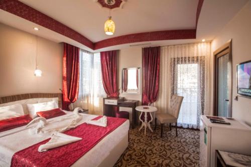Zeyn Hotel Ideally located in the Hatay area, Zeyn Hotel promises a relaxing and wonderful visit. Offering a variety of facilities and services, the property provides all you need for a good nights sleep. Servi