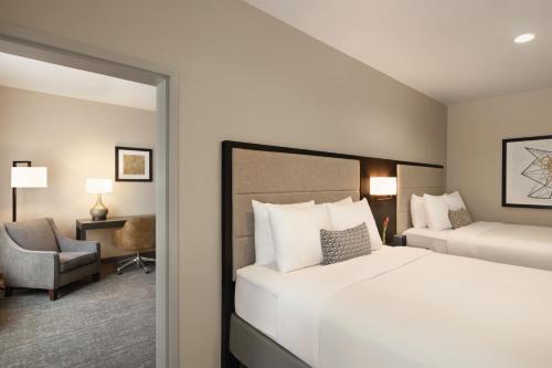 Radisson Hotel Oklahoma City Airport near Outlet Shoppes at Oklahoma City