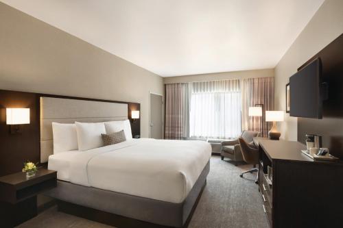 Radisson Hotel Oklahoma City Airport near White Water Bay