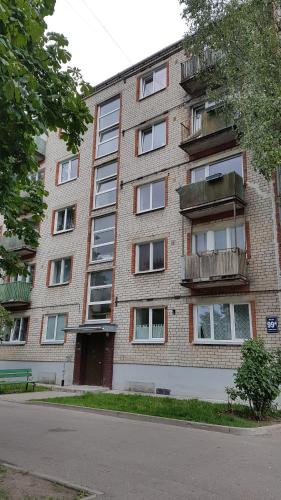 A szálláshely kívülről, Laine in Kauguri