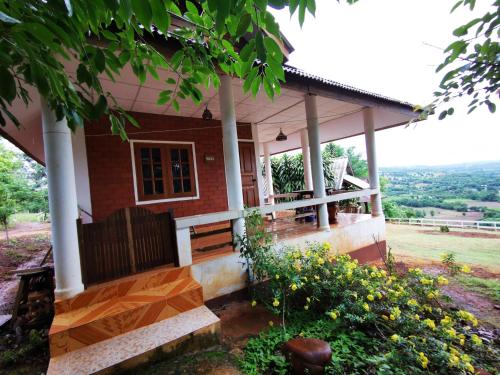 มนต์เมืองแจ่ม Room Type - Double Room with Balcony