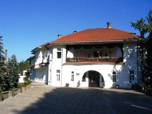 Restaurant, Apartments and rooms Villa Mačva - Banja Koviljača (Apartments and rooms Villa Macva - Banja Koviljaca) in Banja Koviljaca