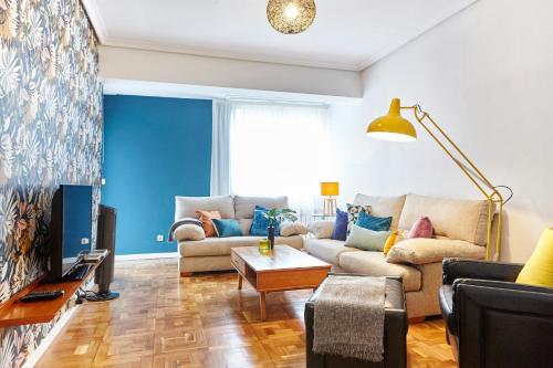 SALABERRIA APARTMENT with private garage - Apartment - San Sebastián