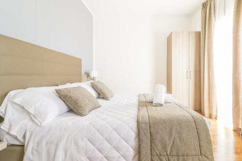 Deluxe Suite with Sea View image 8