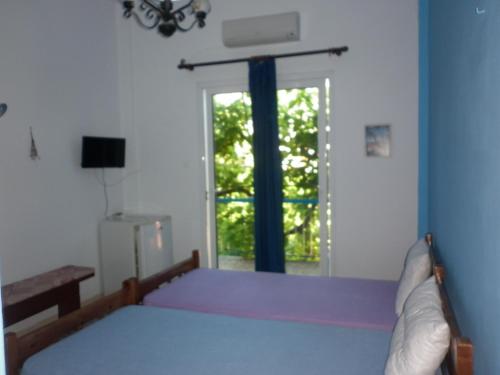 Akri Rooms